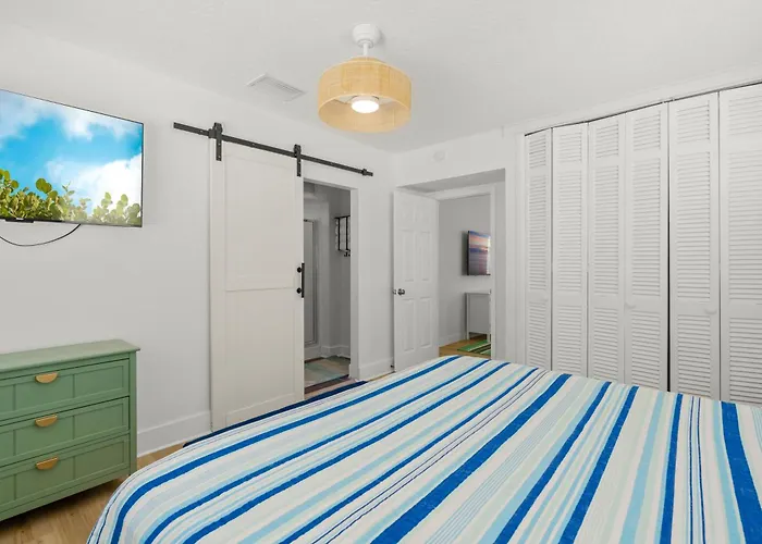 Dolphin Villa - Pool - Steps To Siesta Key Village
