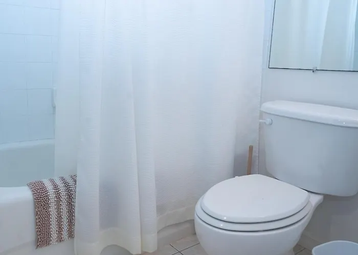 Estero Condo Near Naples, Rsw, Fgcu And The Beach