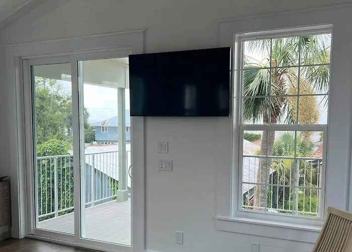 Waterfront Apartment With Lovely Views In Walkable Location
