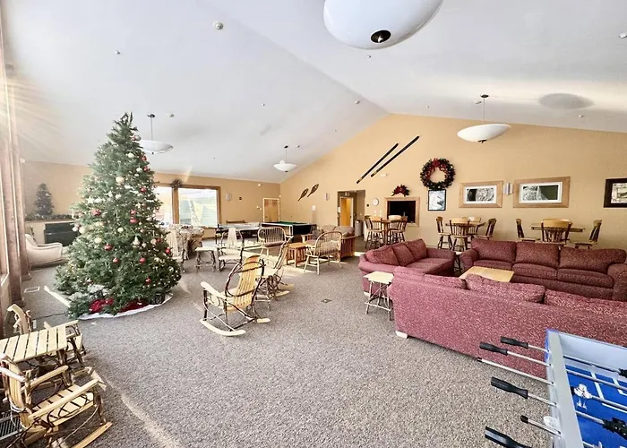 One Bedroom Apartment Sleeps 6 With Balcony At Rivergreen Resort