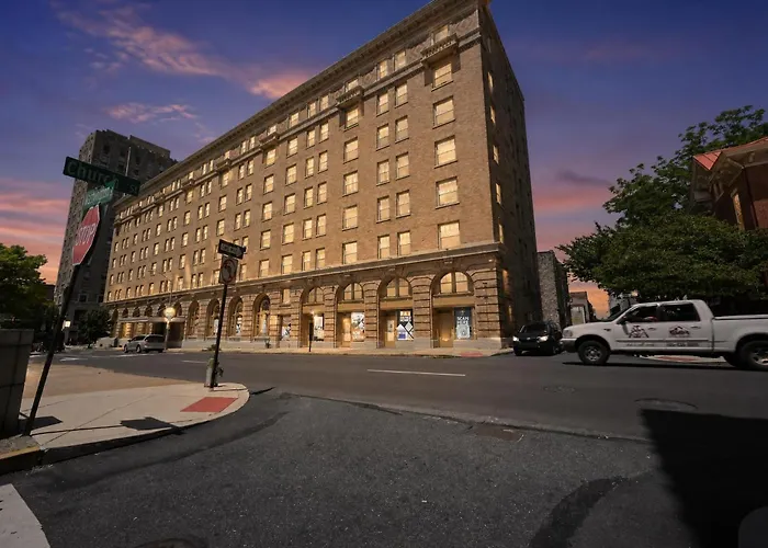 Sleek 2Br Apartment In Prime Location