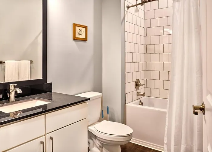 2Bd Haven Steps From Dt Clayton