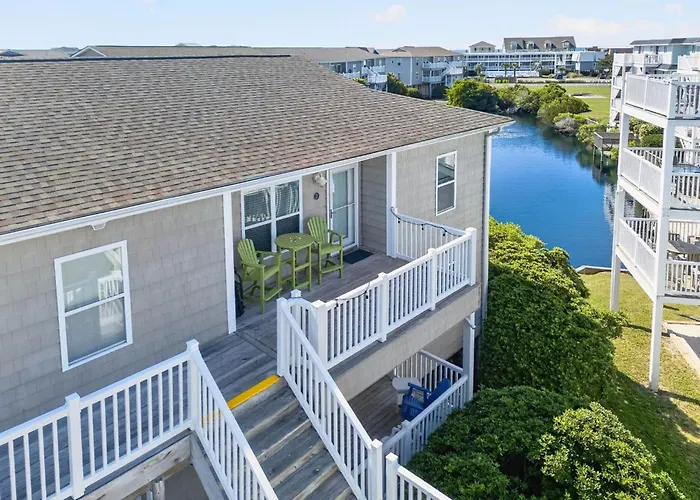 Salt & Sound, Top Floor Water Views, Walk To Beach