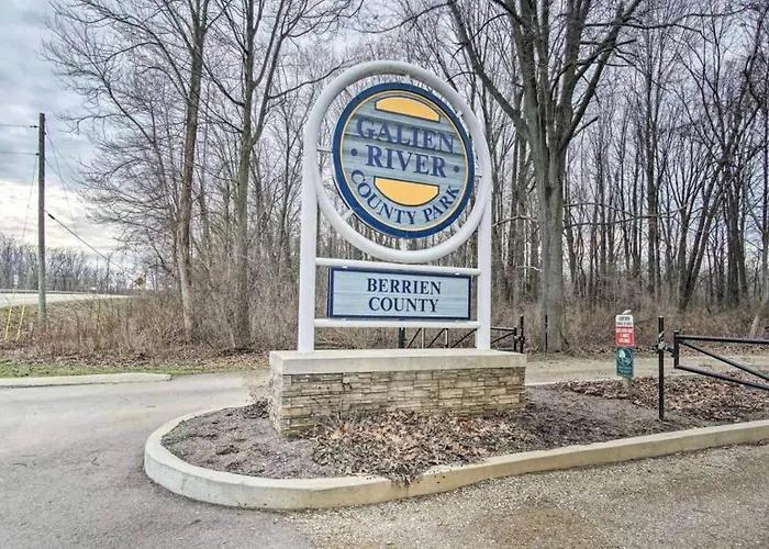 Wine Country Nest | 1Br Near Lake Michigan