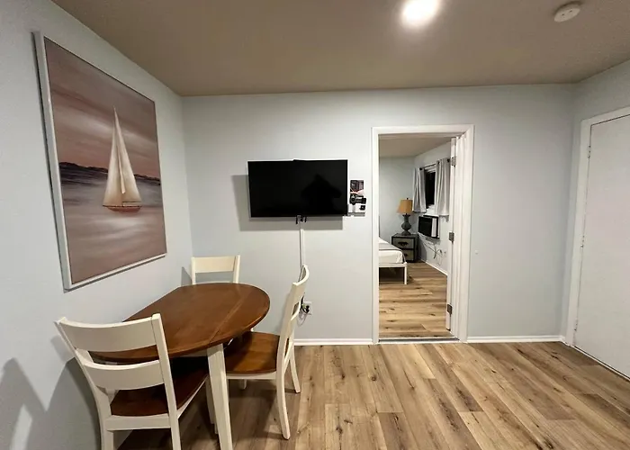 Great Lakes Resort - Jr Suite - Suite 5