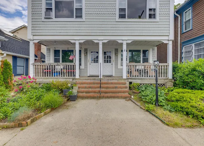 Walk To Beach & Dining: Asbury-Ocean Grove Apt
