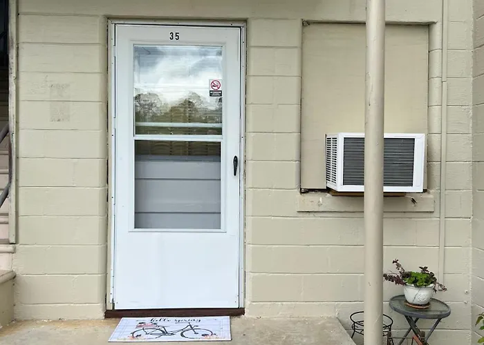 Cozy Studio Near Vsu, Sgmc & Moody Afb