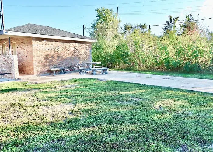 The Gumbo Getaway Near Downtown Houma And Nola