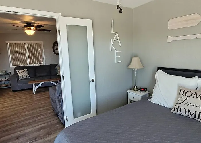 The Lake Nest Top Corner Unit With Pool, Bbq, Boat Parking