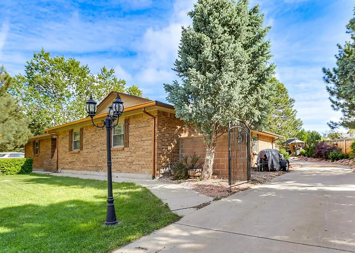 Littleton Apt W/ No Cleaning Fee Near Chatfield!