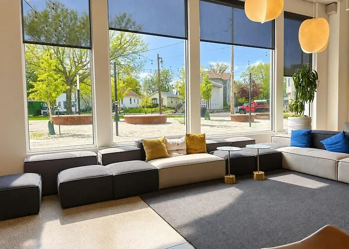 Bay View Designer 2Br - Best Location With Balcony, Gym, And Terrace - Sleeps 6