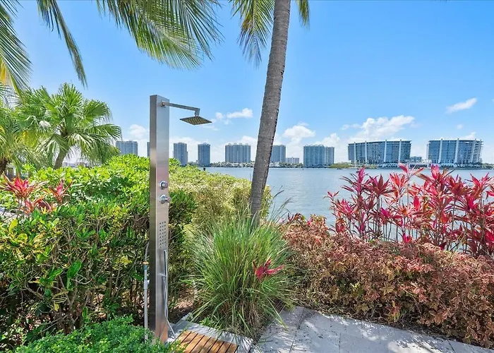 Spectacular Water Views 2Br-4 Beds In Sunny Isles
