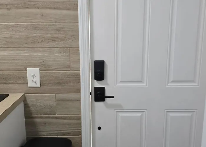 The Paradise Apartment 1
