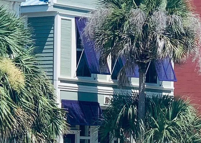 Waterfront Apartment With Lovely Views In Walkable Location