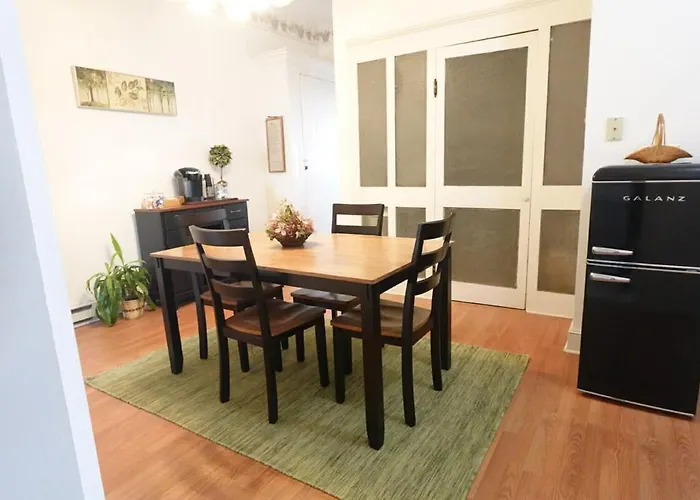 Strassner Suites - Downtown 2 Bedroom Guest Suite