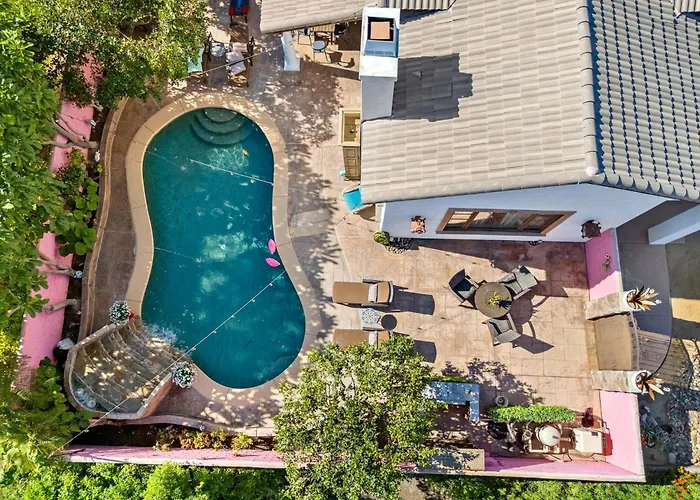 Themed 5Br Retreat: Pool With Waterfall, Game Room, Moroccan Lounge - Coachella