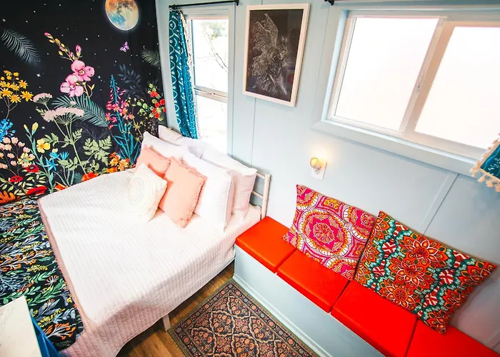 Deva Fairy Cottage With Private Hot Springs Tub