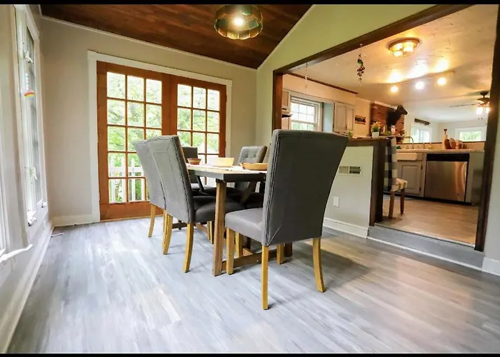 6-Acre Garden Home Across From Canal Near Antietam