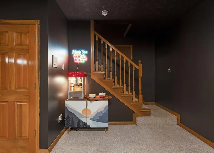 Luxury 5Br Sleeps 20 Pool, Sauna, Theater Pets