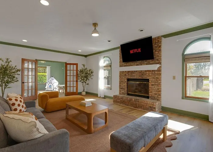 Luxury 5Br Sleeps 20 Pool, Sauna, Theater Pets