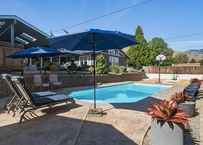 Private Pool & Basketball | Spacious 3Br Sleeps 8