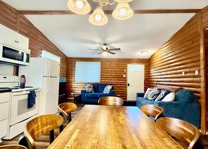 1818 Trailside Cedar - Cabin 2