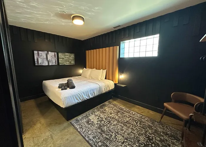 A12 Lower East Crown Daily Double Suite