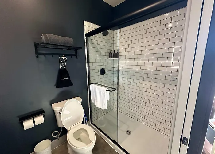 A12 Upper East Crown Exacta Suite