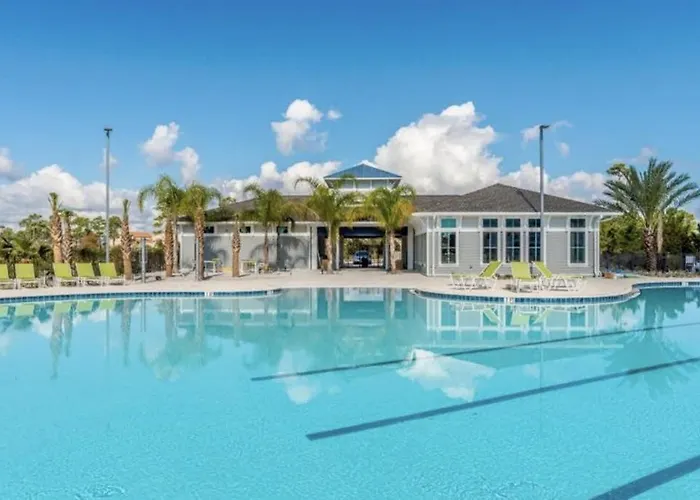 Airy Townhouse With Pool Hot Tub Central Ac & Washerdryer - Dog-Friendly