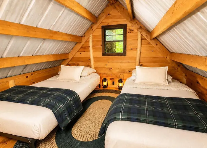 Off-Grid Treehouse White Mountain National Forest