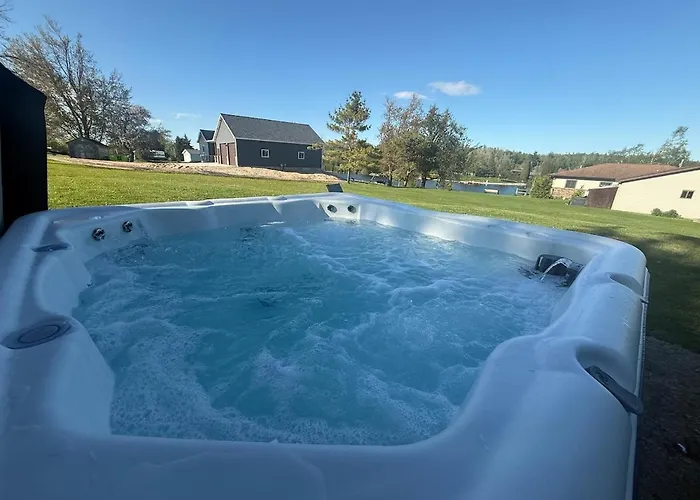 Riverfront Cottage, Firepit, Hot Tub Near Mackinac