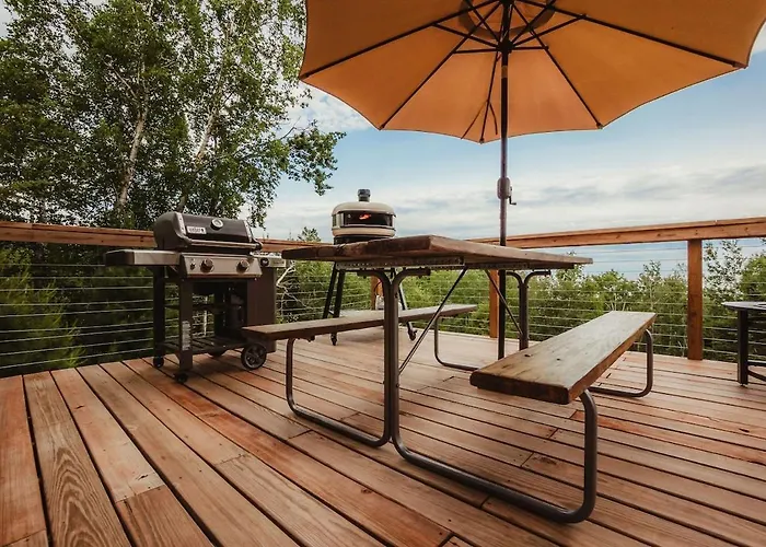 Lake View, Outdoor Pizza Oven, Fireplace
