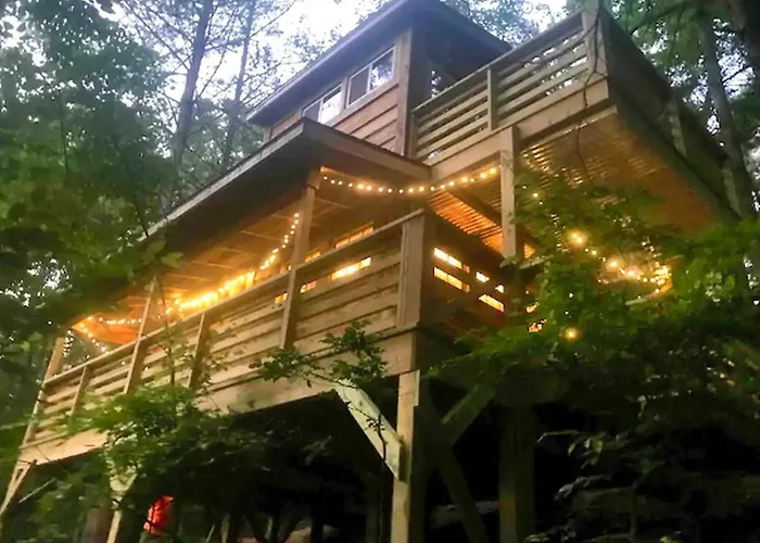Charming Tree House With A Hot Tub In Chattahoochee National Forest, Georgia