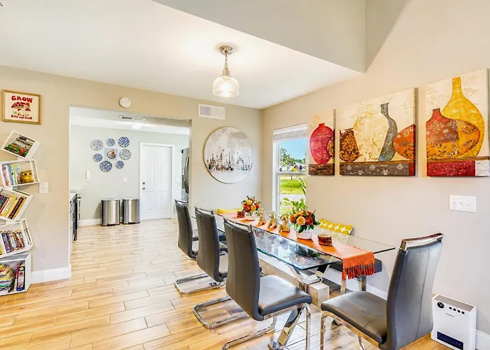13 Mi To Beach! Family-Friendly Palm Bay Retreat
