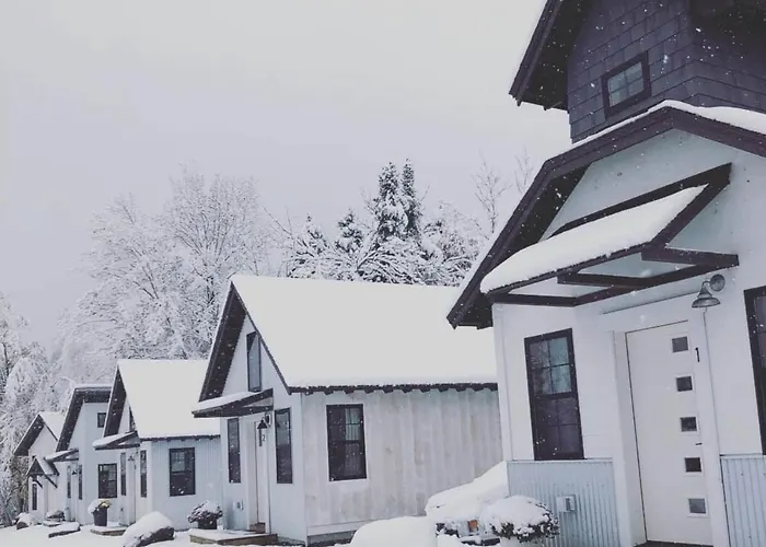The Ridgeline | Near Saddleback • Walk To Rangeley Lake