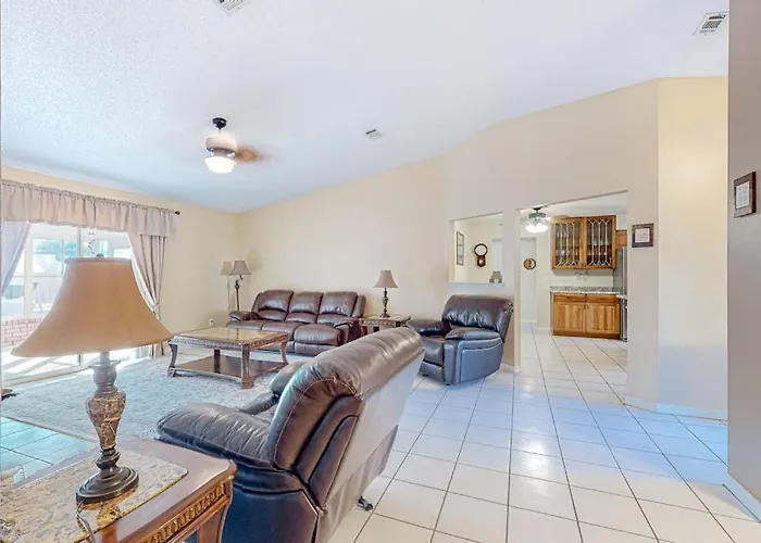 Inviting Dog-Friendly Home With Pool Hot Tub Enclosed Yard & Wd