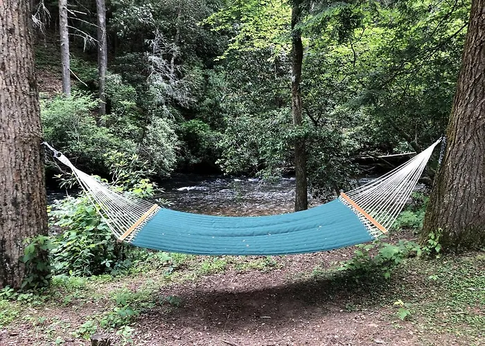 Wonderful Tree House Getaway On The Toccoa River, For Glamping In Suches, Georgia