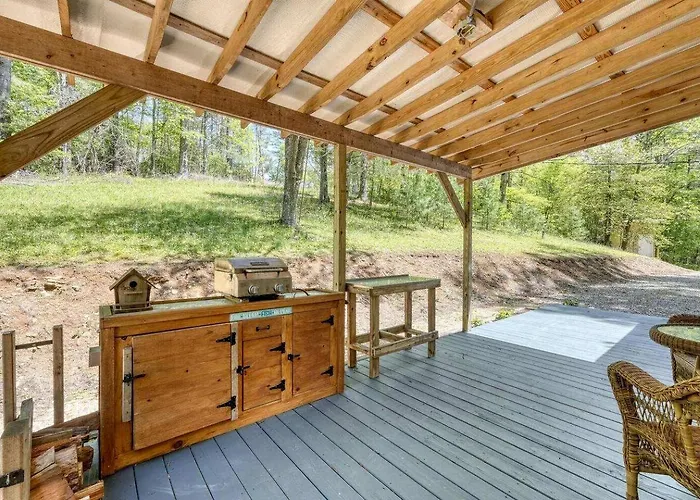 Cozy Cabin With Direct Access To The Toccoa River, A Perfect Escape For Fishing Lovers In Suches, Georgia