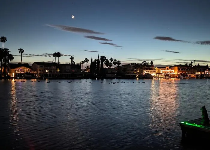 Waterfront Villa Deck, Bbq, Hot Tub, Sunsets
