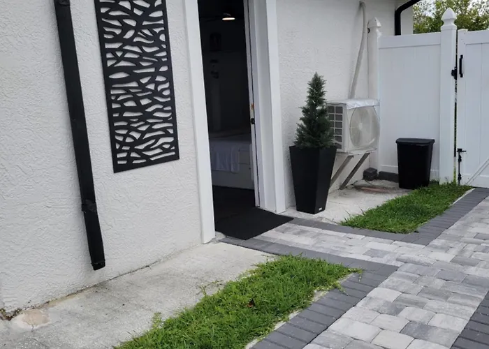 Private Suite Independent Entrance, All Amenities