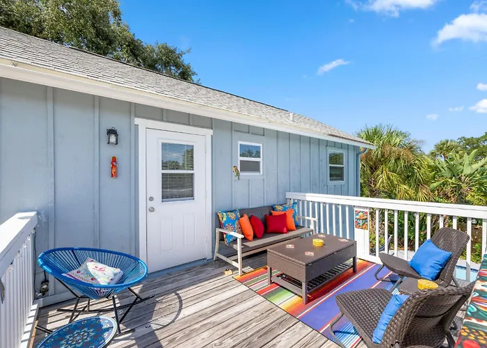 13 Mi To Beach! Family-Friendly Palm Bay Retreat