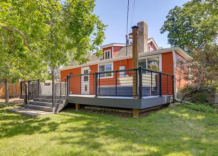 Private Hot Tub & Yard! All-Seasons Littleton Gem