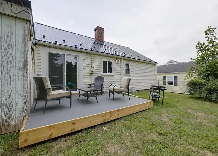 Walk To Parks & Dining: Williamsport Family Home