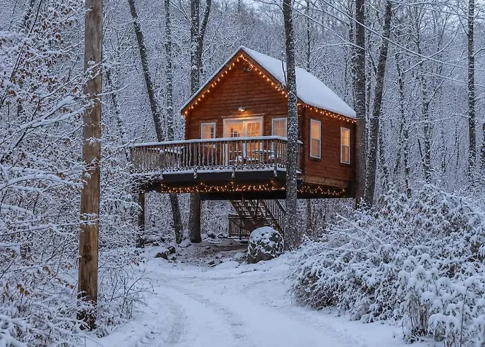 Romantic Treehouse Suite Lakes Trails & Views