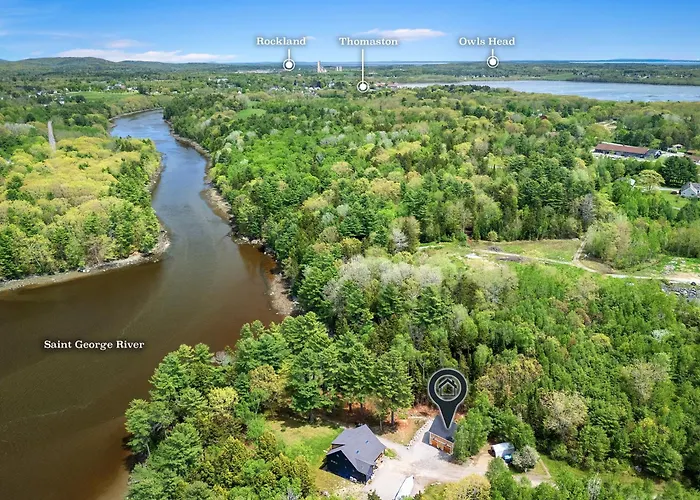 Riverbend Perch - River-View Retreat For 2 With Kitchen, Patio, Ac, Wi-Fi