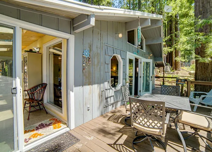 Walk To Beach! Home W/ Sunroom In Anchor Bay