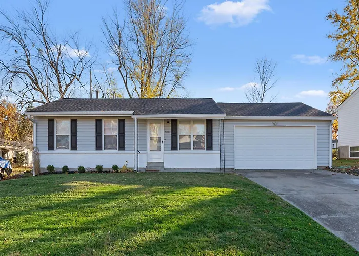 The Secret Sojourn | 3Br Game Room Home | Fenced Yard | Dog-Friendly O'Fallon