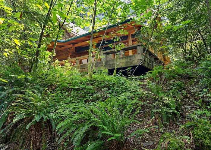 Creekside Log Cabin - Fireplace - Mt Hood