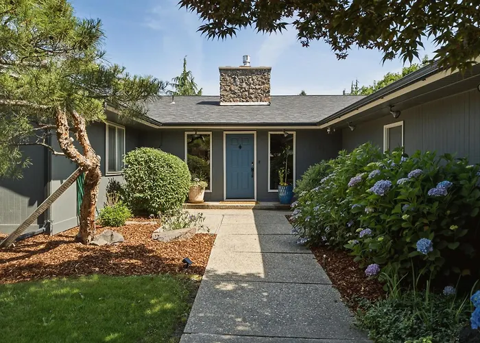 Private Pool & Basketball | Spacious 3Br Sleeps 8