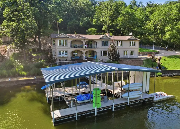 Lakefront Cove Retreat With Private Dock, Slide & Room To Gather